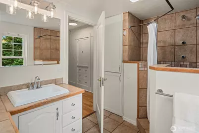 1736 Palm Avenue SW, Seattle, WA 98116 - Photo 18