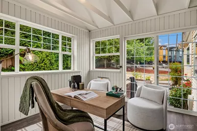 1736 Palm Avenue SW, Seattle, WA 98116 - Photo 14