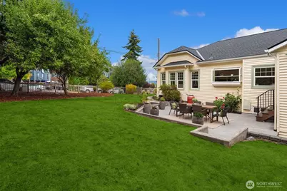 1736 Palm Avenue SW, Seattle, WA 98116 - Photo 32