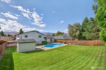 717 12th Street NE, East Wenatchee, WA 98802 - Photo 36