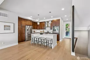 8710 112th Ave NE, Kirkland, WA 98033 - Photo 10