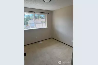 1306 Sherwood Court E, Tacoma, WA 98445 - Photo 8