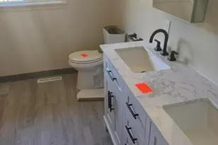 1306 Sherwood Ct E, Tacoma, WA 98445 - Photo 10