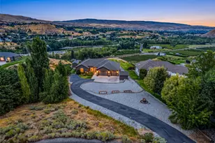 3045 Eastview Ln, Wenatchee, WA 98801 - Photo 2