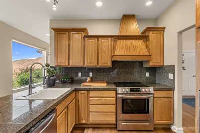 3045 Eastview Lane, Wenatchee, WA 98801 - Photo 12