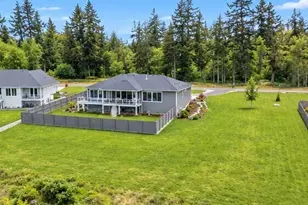 1409 Vlg Hts Pl, Camano Island, WA 98282 - Photo 28