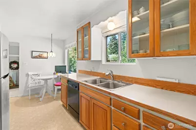 18521 36th Place NE, Lake Forest Park, WA 98155 - Photo 16