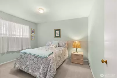 18521 36th Place NE, Lake Forest Park, WA 98155 - Photo 12