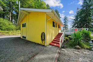 10006 Eagle Pl, Anderson Island, WA 98303 - Photo 10