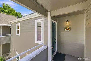 3975 Providence Point Dr SE, Issaquah, WA 98029 - Photo 2