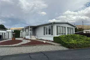 3655 NW Cascade Ave Ave, East Wenatchee, WA 98802 - Photo 1