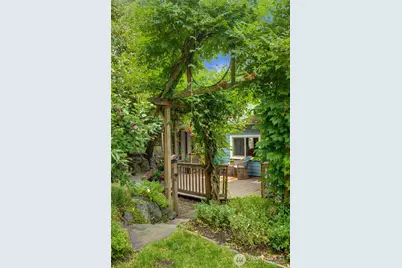 2110 N 86th Street, Seattle, WA 98103 - Photo 26