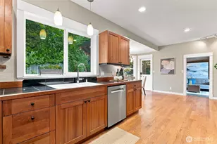 2110 N 86th St, Seattle, WA 98103 - Photo 10