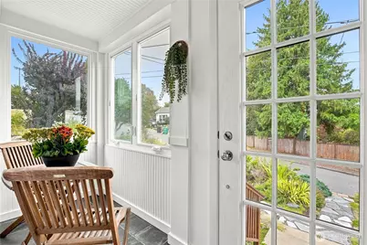 2110 N 86th Street, Seattle, WA 98103 - Photo 2