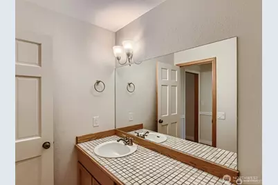 3810 110th Avenue NE, Bellevue, WA 98004 - Photo 4