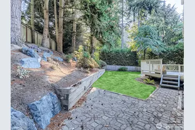 3810 110th Avenue NE, Bellevue, WA 98004 - Photo 2