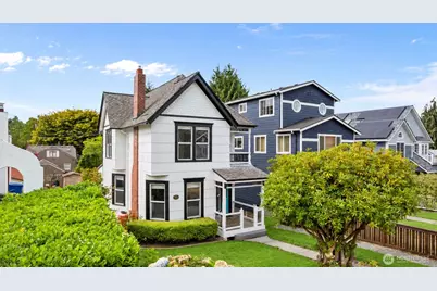 1921 44th Avenue SW, Seattle, WA 98116 - Photo 2