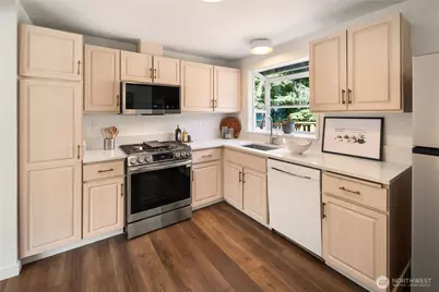 11218 NE 91st St, Kirkland, WA 98033 - Photo 8