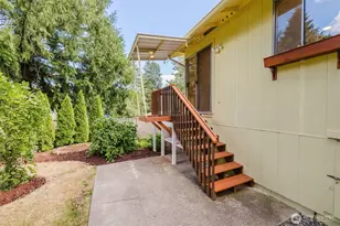 735 NW Firglade Dr, Bremerton, WA 98311 - Photo 22