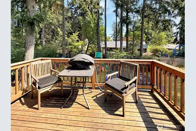 1162 Grow Avenue NW, Bainbridge Island, WA 98110 - Photo 12