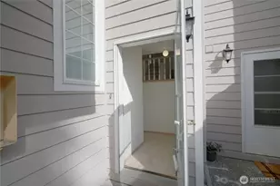 7202 NE 171st Ln, Kenmore, WA 98028 - Photo 2