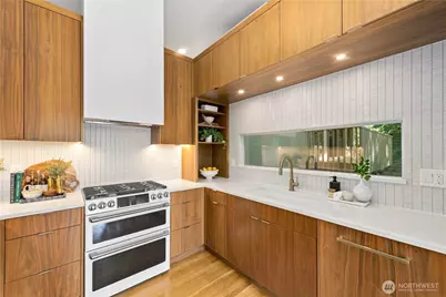 8504 43rd Avenue NE, Seattle, WA 98115 - Photo 10