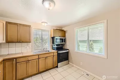 9253 3rd Avenue NW, Seattle, WA 98133 - Photo 6