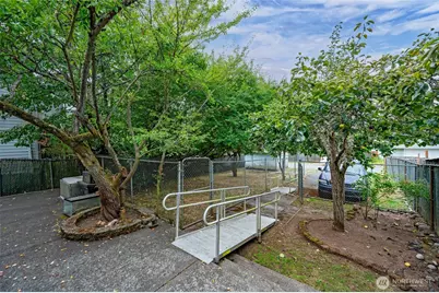 9253 3rd Avenue NW, Seattle, WA 98133 - Photo 18