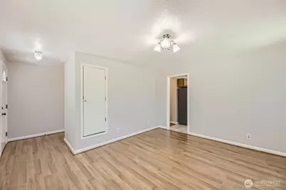 9253 3rd Avenue NW, Seattle, WA 98133 - Photo 4