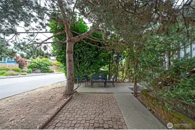 9253 3rd Avenue NW, Seattle, WA 98133 - Photo 10
