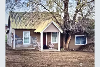 1322 4th Street, Wenatchee, WA 98801 - Photo 2