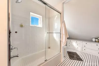 1625 3rd Avenue W, Seattle, WA 98119 - Photo 28
