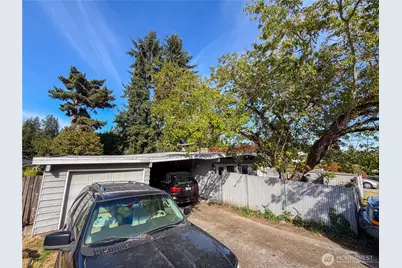 16042 SE 10th Street, Bellevue, WA 98008 - Photo 2