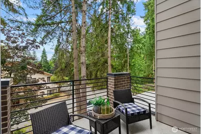 1022 124th Court NE #E4, Bellevue, WA 98005 - Photo 18