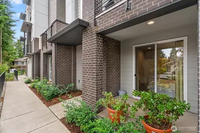 1022 124th Court NE #E4, Bellevue, WA 98005 - Photo 4
