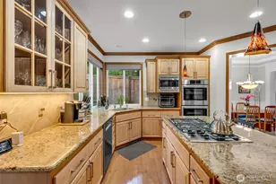 14222 SE 90th St, Newcastle, WA 98059 - Photo 8