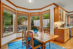 14222 SE 90th St, Newcastle, WA 98059 - Photo 12