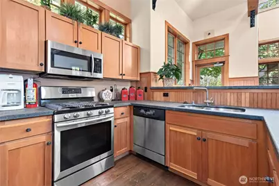 517 225th Lane NE #E202, Sammamish, WA 98074 - Photo 30