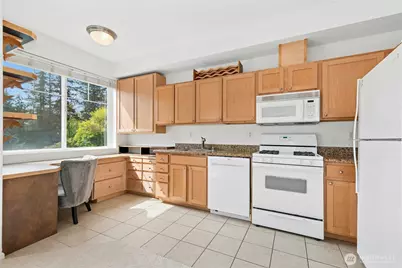 517 225th Lane NE #E202, Sammamish, WA 98074 - Photo 14