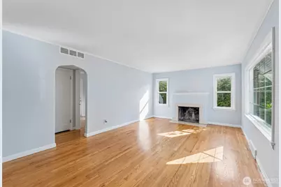 1048 S 100th Street, Seattle, WA 98168 - Photo 8