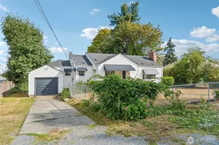1048 S 100th St, Seattle, WA 98168 - Photo 2