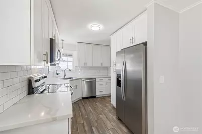 1048 S 100th Street, Seattle, WA 98168 - Photo 12