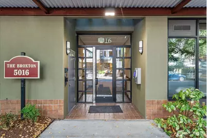 5016 California Avenue SW #302, Seattle, WA 98136 - Photo 2