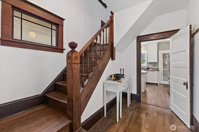 734 N 75th Street, Seattle, WA 98103 - Photo 14