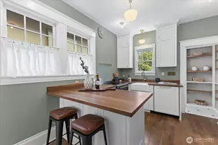 734 N 75th St, Seattle, WA 98103 - Photo 12