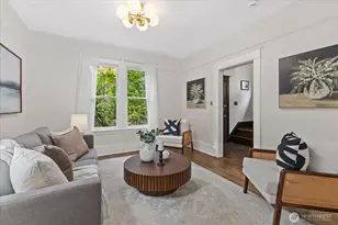 734 N 75th St, Seattle, WA 98103 - Photo 4