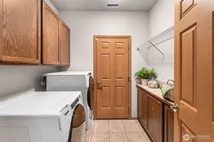 8422 Bainbridge Loop NE, Olympia, WA 98516 - Photo 18