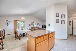10224 189th St Ct E, Puyallup, WA 98374 - Photo 6