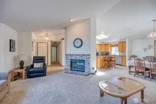 10224 189th St Ct E, Puyallup, WA 98374 - Photo 4