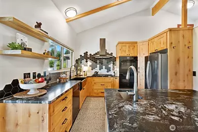 13748 16th Avenue SW, Burien, WA 98166 - Photo 6